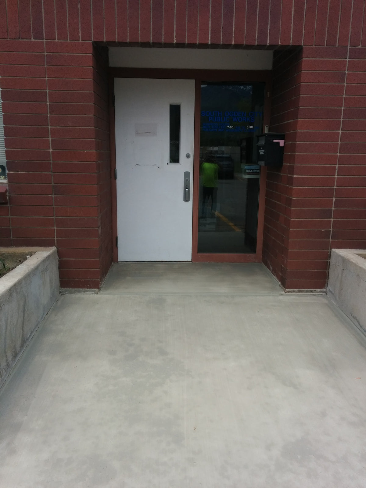 SureBroom - Concrete Resurfacer Heavy Traffic Broom Overlay